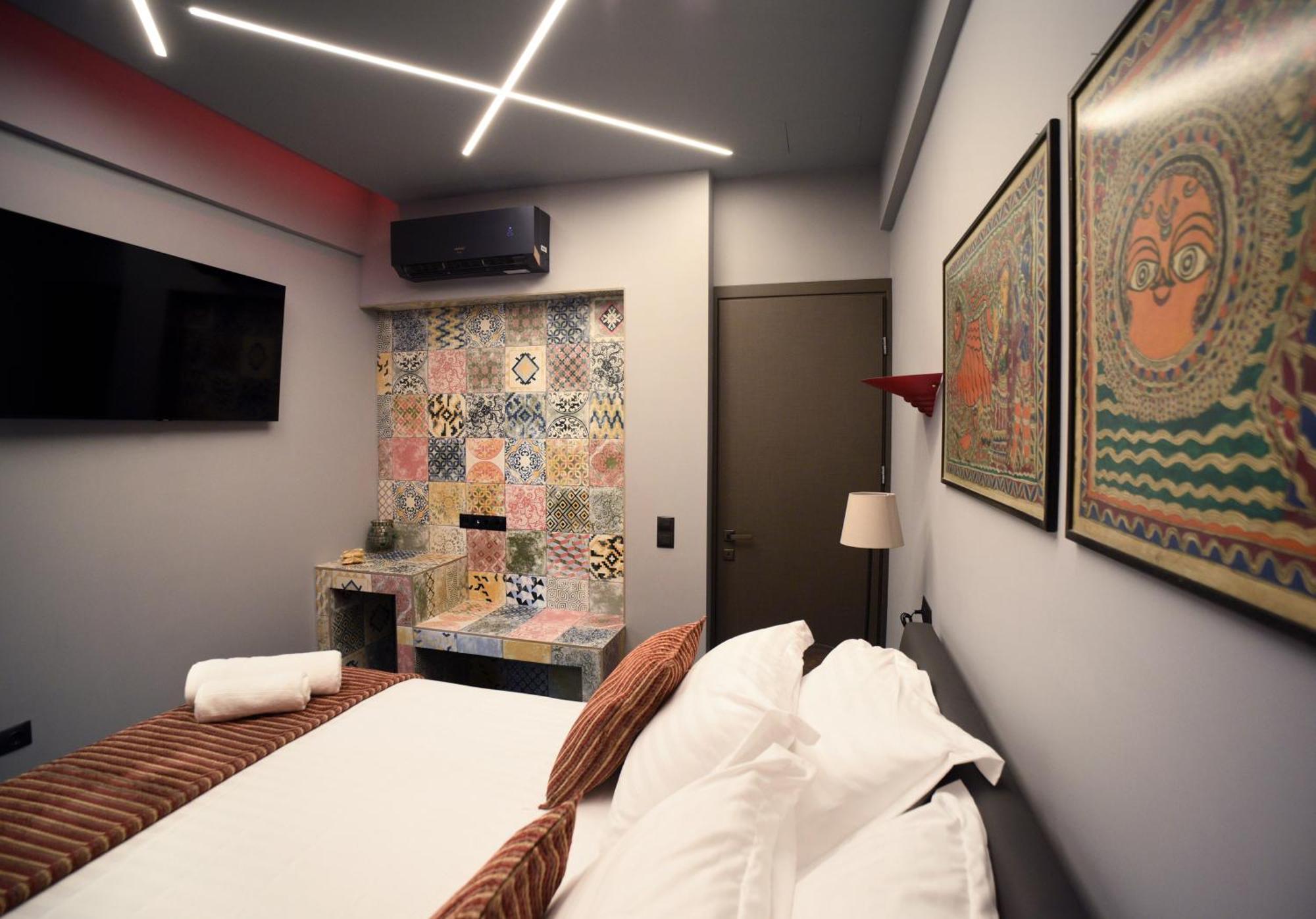 Luxury B At Mitropoleos-aristotelous Square *
